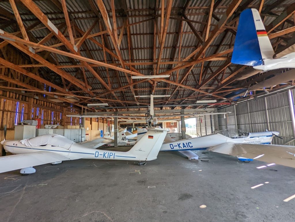 Hangar des LSV Aichach